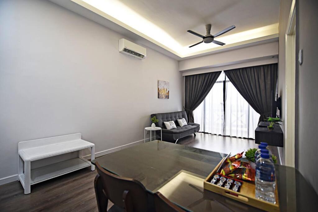 Instay Costa Mahkota Next To Mahkota Parade Malacca Exteriör bild