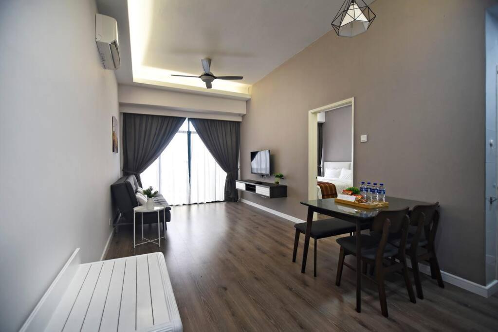 Instay Costa Mahkota Next To Mahkota Parade Malacca Exteriör bild